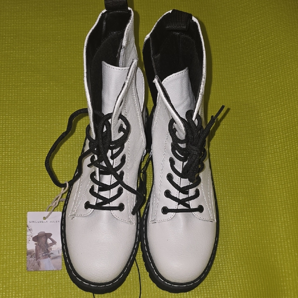 Sincerely Jules White And Black Combat Boots Size 8 Women's